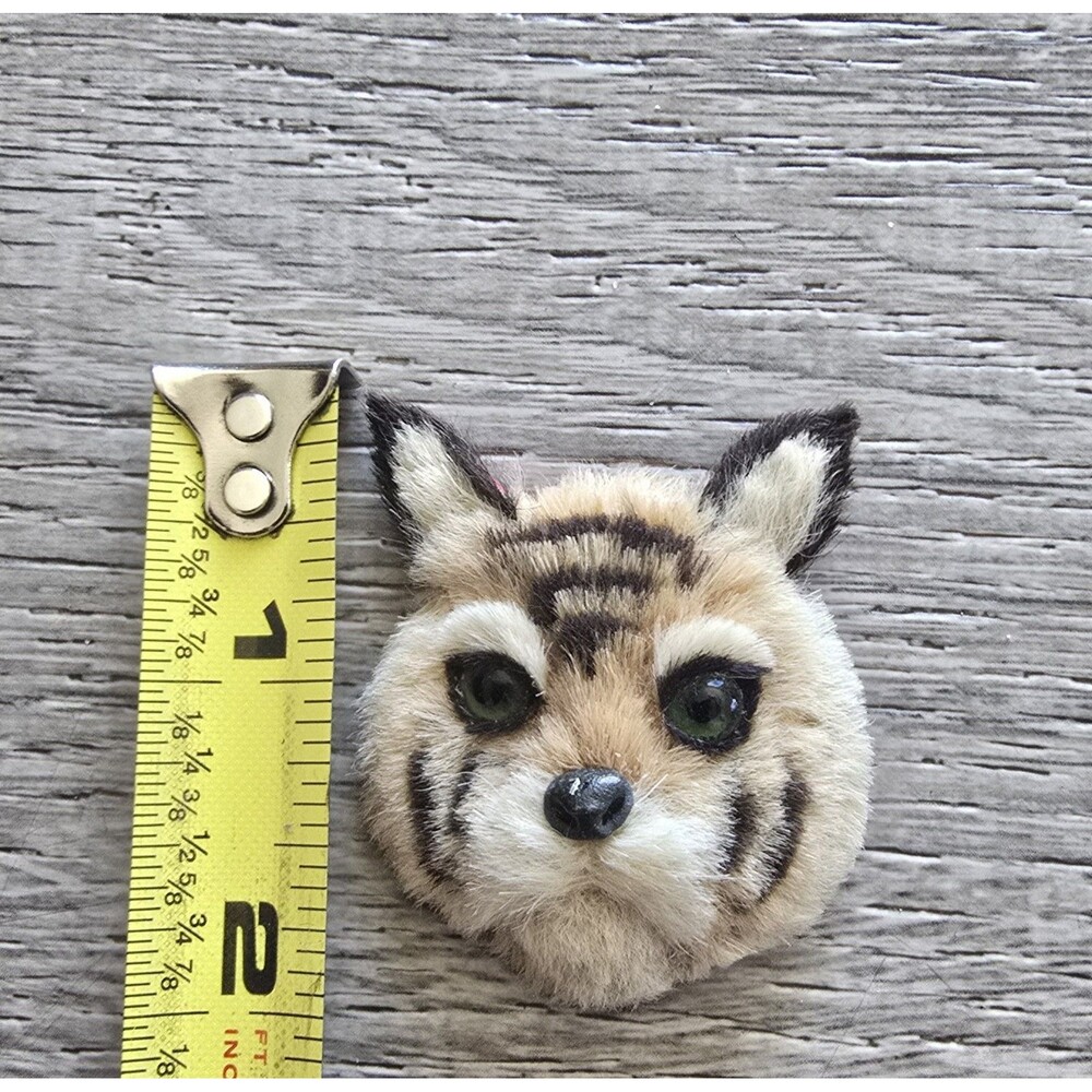 Vintage Fur Green Glass Eyes Tiger Cat Brooch / Pin - Picture 3 of 5